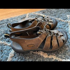 Keen hiking/casual shoe
